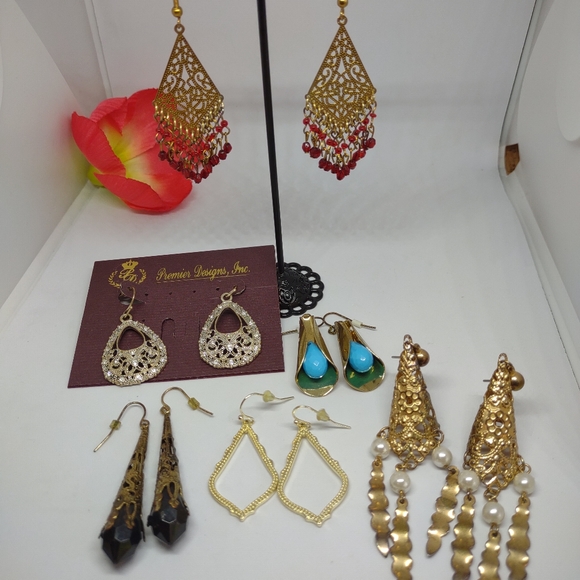 unbranded Jewelry - Lot of 6 Pair Vintage Dangly Earrings